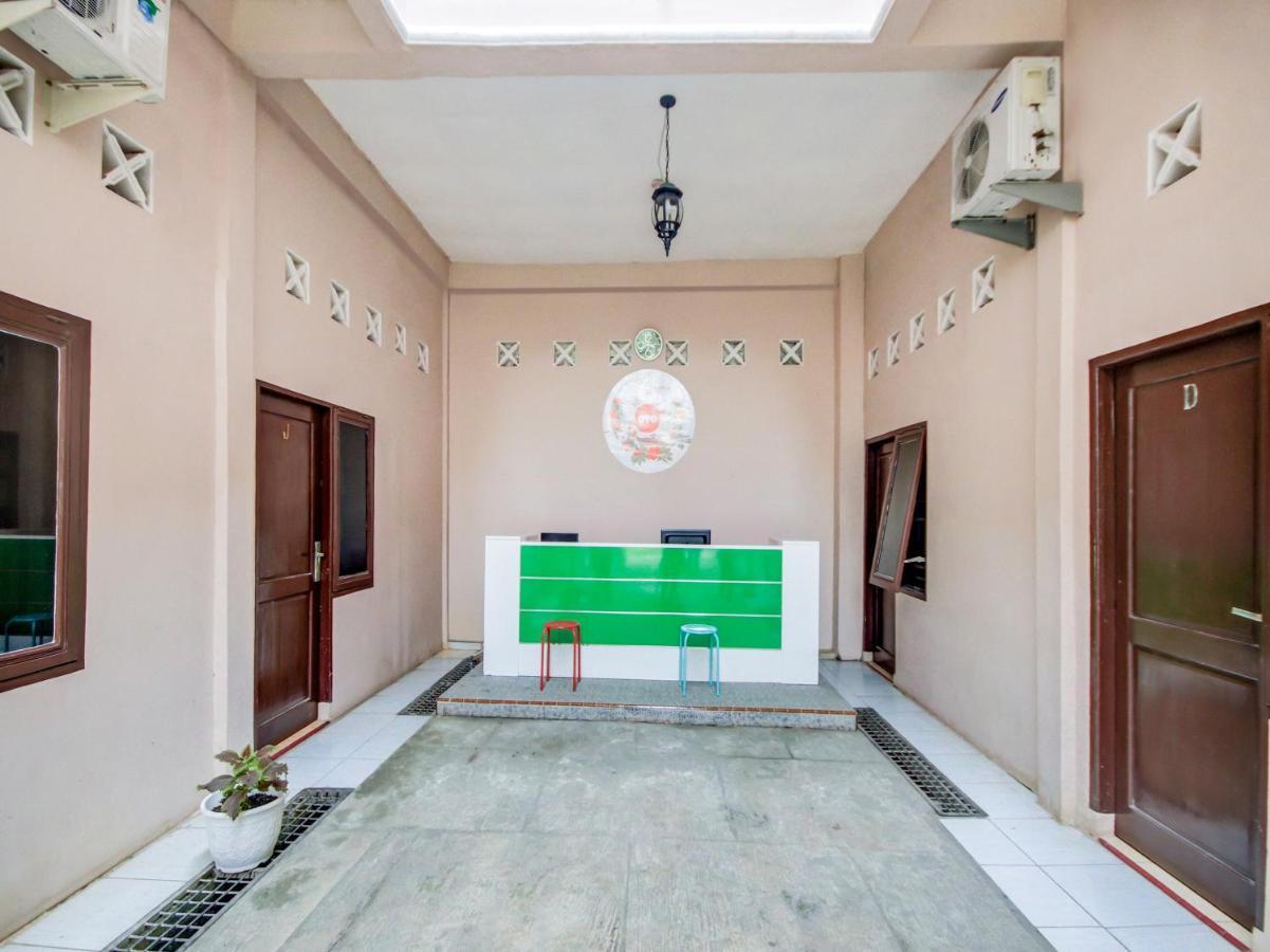 Oyo 3389 Sonya Homestay Syariah Tebing Tinggi Buitenkant foto