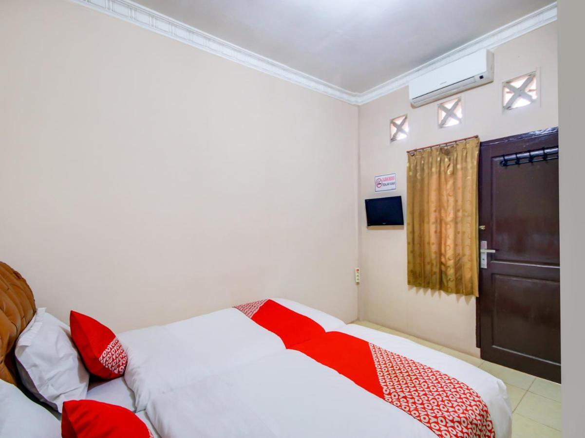 Oyo 3389 Sonya Homestay Syariah Tebing Tinggi Buitenkant foto